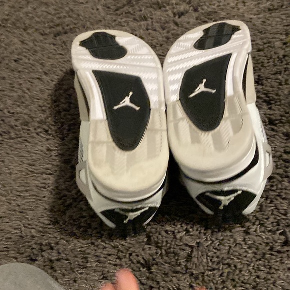 Jordan 4s